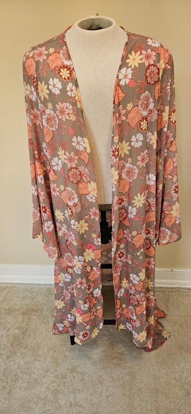 Altar'd State Floral Midi Kimono Women Sz M Boho Flower Hippie Trumpet Sleeves